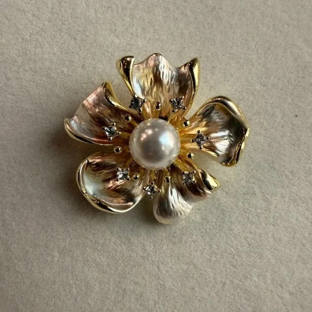 Pearl Flower Brooch Gold Tone Enamel Rhinestone Blossom Pin Wedding Gift New